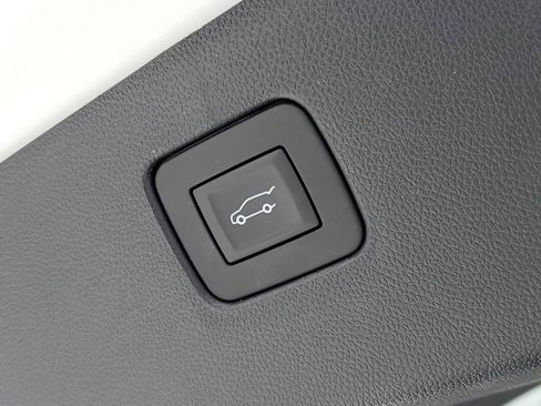 Certified 2025 Buick Envista Avenir image 36