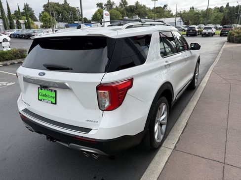 Used 2022 Ford Explorer Platinum w/ Equipment Group 601A AWD/4WD image 6