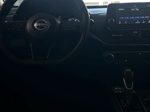 Used 2024 Nissan Altima 2.5 S FWD image 16