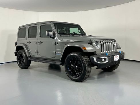Used 2023 Jeep Wrangler Unlimited Sahara w/ Cold Weather Group AWD/4WD image 1