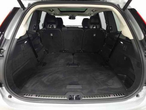 Certified 2025 Volvo XC90 B6 Plus image 9