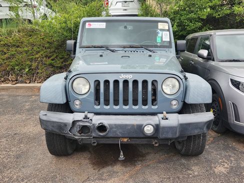 Used 2014 Jeep Wrangler Unlimited Rubicon w/ Max Tow Package AWD/4WD image 10