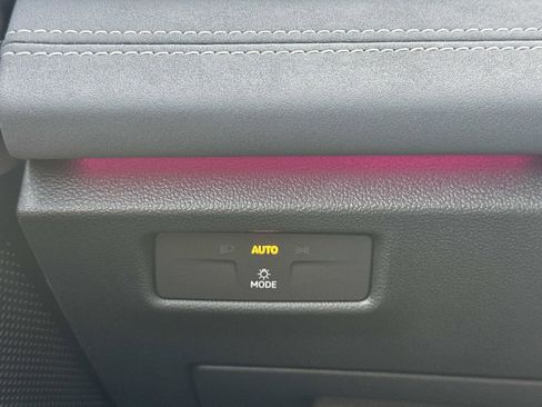 New 2026 Volkswagen Tiguan SE R-Line image 26