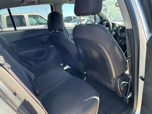 Used 2021 Chevrolet Trax LS w/ Tint and Cruise Package image 11