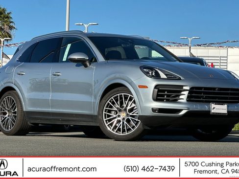 Used 2023 Porsche Cayenne Platinum Edition image 1