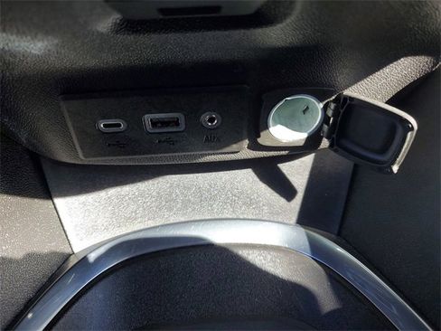 Used 2023 Chevrolet Malibu LT image 29