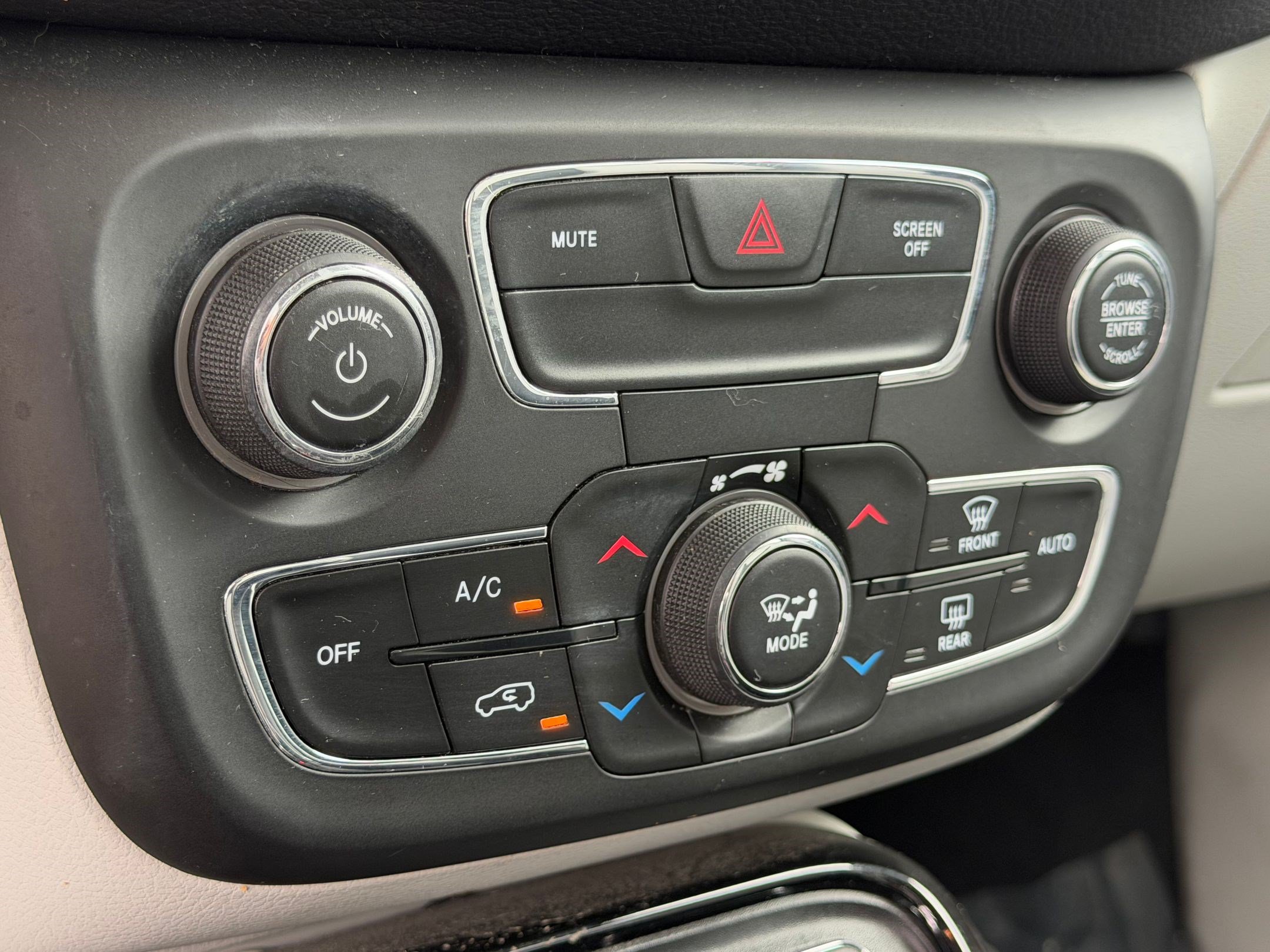 Used 2018 Jeep Compass Limited w/ Navigation Group AWD/4WD image 20
