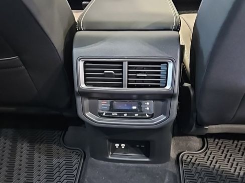 New 2026 Volkswagen Atlas SEL image 18