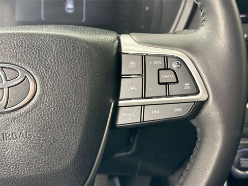 Certified 2024 Toyota Grand Highlander XLE image 18