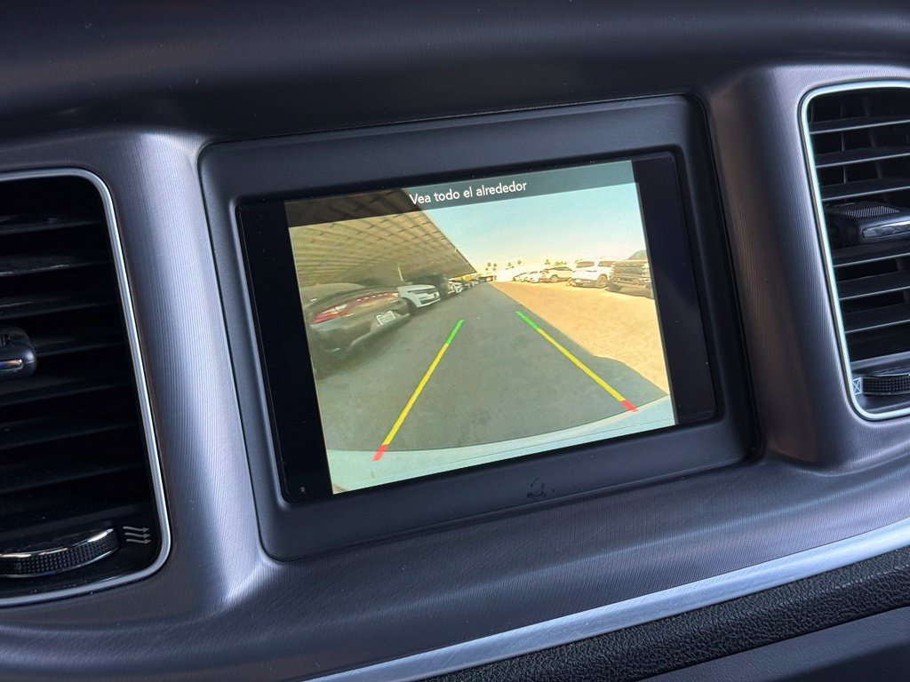 Used 2020 Dodge Charger SXT RWD image 2