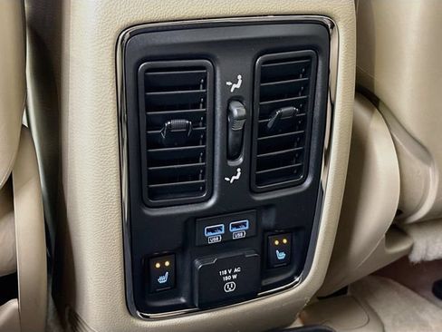 Used 2015 Jeep Grand Cherokee Overland AWD/4WD image 25