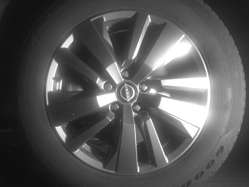 Used 2025 Nissan Pathfinder SV image 12