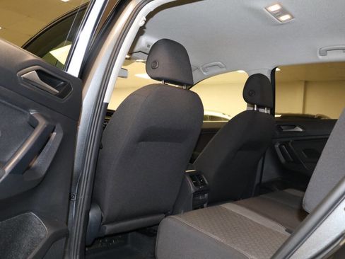 Used 2021 Volkswagen Tiguan S image 66