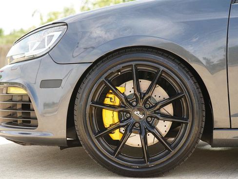 Used 2013 Volkswagen Golf R 4-Door AWD/4WD image 11