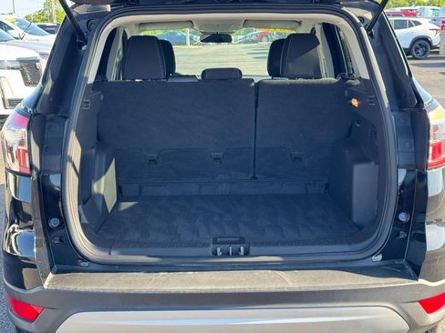 Used 2018 Ford Escape SE w/ SE Sync 3 Package FWD image 4