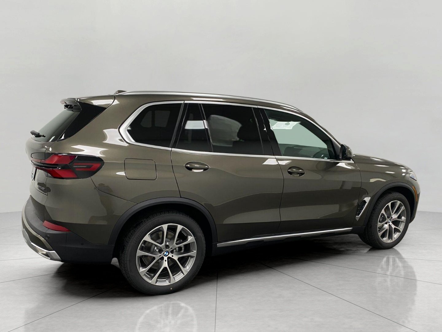 New 2026 BMW X5 xDrive40i w/ Climate Comfort Package AWD/4WD image 2