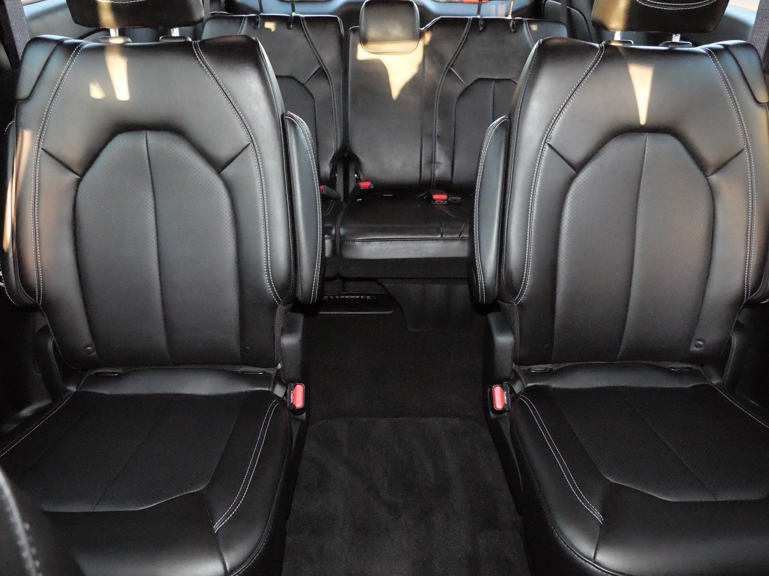 Used 2025 Chrysler Pacifica Select FWD image 15