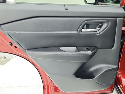 Used 2024 Nissan Rogue SL w/ SL Premium Package image 39