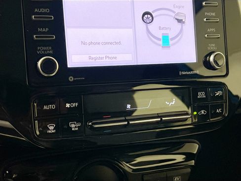 Used 2022 Toyota Prius XLE image 27