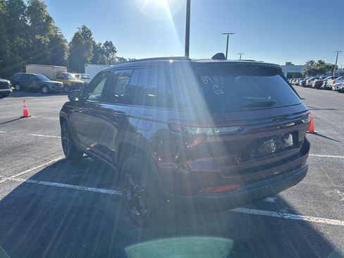 New 2025 Jeep Grand Cherokee Limited w/ Luxury Tech Group II image 7