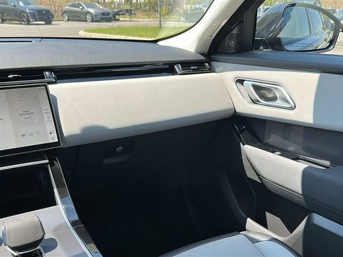 Certified 2025 Land Rover Range Rover Velar Dynamic SE AWD/4WD image 23