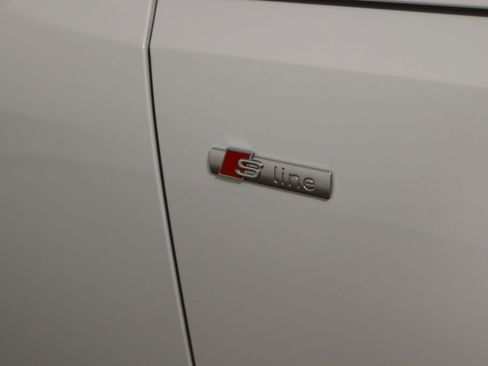 Used 2022 Audi A4 2.0T Premium Plus w/ Premium Plus Package image 45