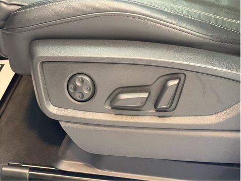 Used 2021 Audi Q5 e Prestige w/ Prestige Package image 23