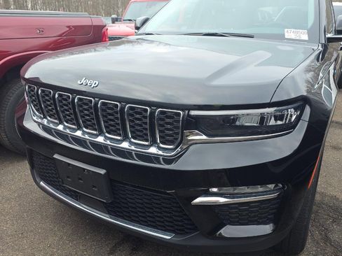 Used 2023 Jeep Grand Cherokee 4WD 4xe image 3