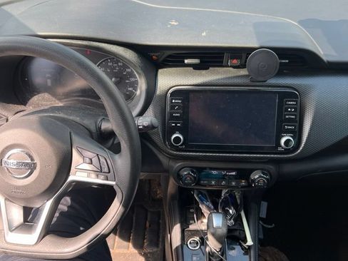 Used 2021 Nissan Kicks SV FWD image 7