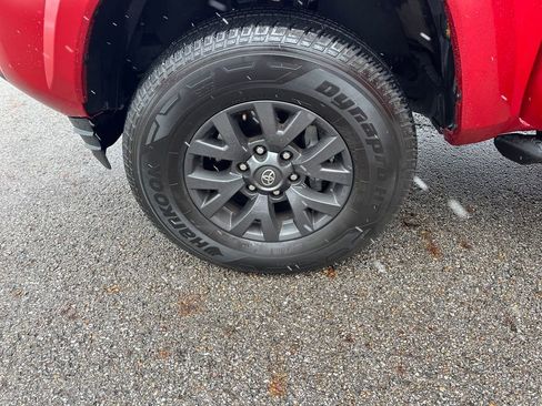 Certified 2022 Toyota Tacoma SR5 image 29