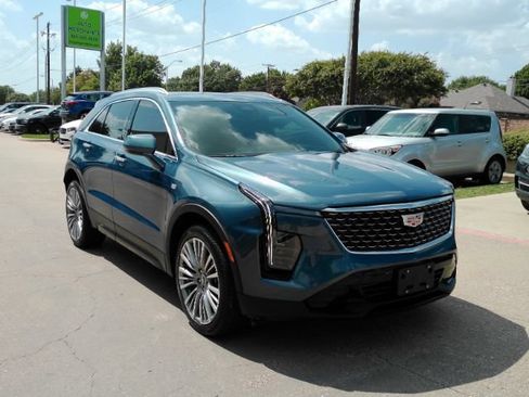 Used 2024 Cadillac XT4 Premium Luxury FWD image 4