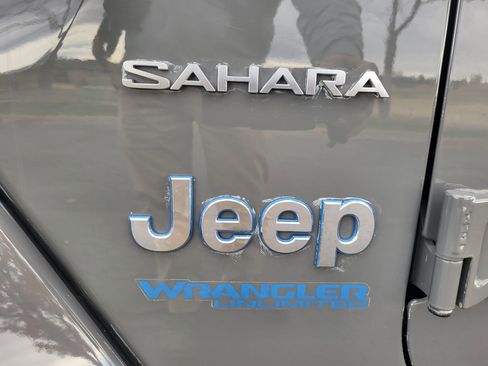 Used 2021 Jeep Wrangler Unlimited Sahara w/ Cold Weather Group image 26