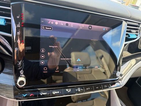 Used 2022 Jeep Wagoneer Series III w/ Premium Group I image 22