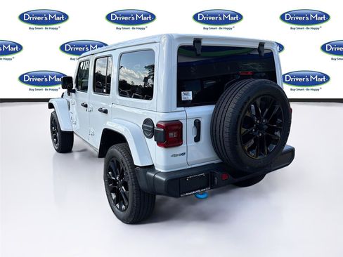 Used 2024 Jeep Wrangler Unlimited Sahara AWD/4WD image 5