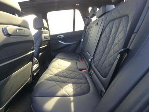 Used 2024 BMW X5 xDrive40i w/ Premium Package image 17
