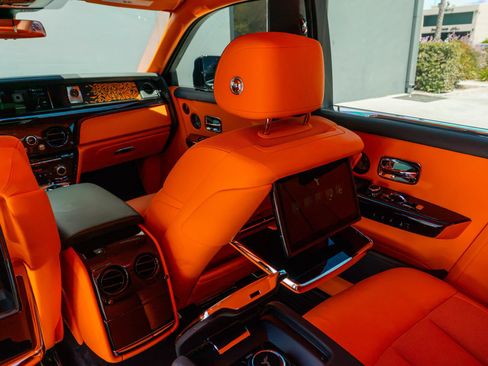 Used 2026 Rolls-Royce Phantom Sedan RWD image 71