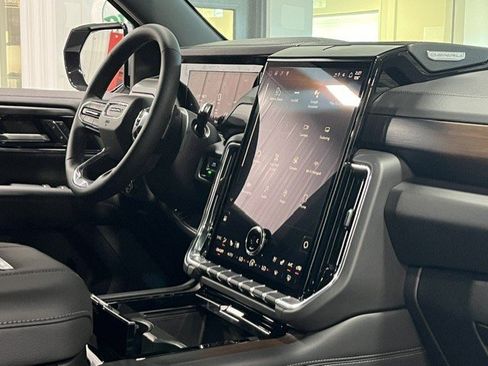 New 2026 GMC Yukon Denali w/ Sun & Power Step Package AWD/4WD image 9