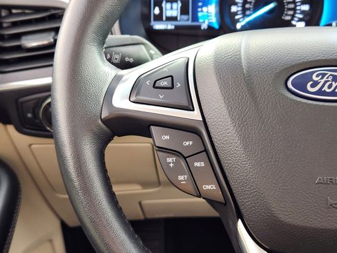 Used 2023 Ford Edge Titanium image 18