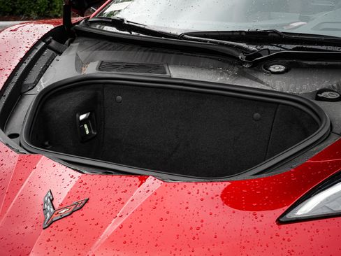Used 2022 Chevrolet Corvette Stingray Preferred Cpe w/ Z51 Performance Package RWD image 32