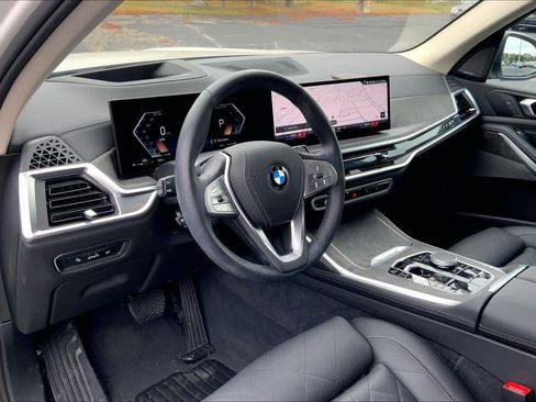 Certified 2025 BMW X7 xDrive40i w/ Premium Package image 19