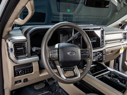 Used 2026 Ford F250 Platinum w/ Platinum Plus Package AWD/4WD image 17
