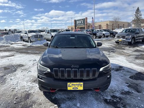 Used 2019 Jeep Cherokee Trailhawk w/ Comfort & Convenience Group image 3