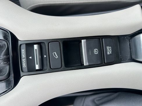 Used 2024 Honda HR-V LX image 27