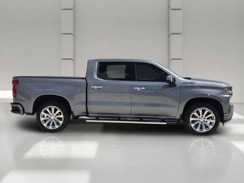 Used 2019 Chevrolet Silverado 1500 High Country w/ Technology Package AWD/4WD image 6