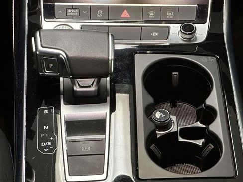 Used 2023 Audi Q8 Premium Plus w/ Premium Plus Package AWD/4WD image 20