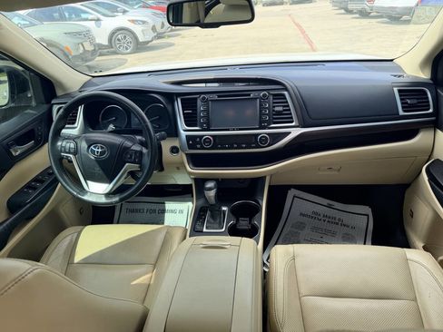 Used 2015 Toyota Highlander Limited image 28