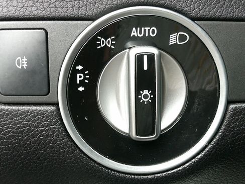 Used 2015 Mercedes-Benz GL 450 4MATIC image 23