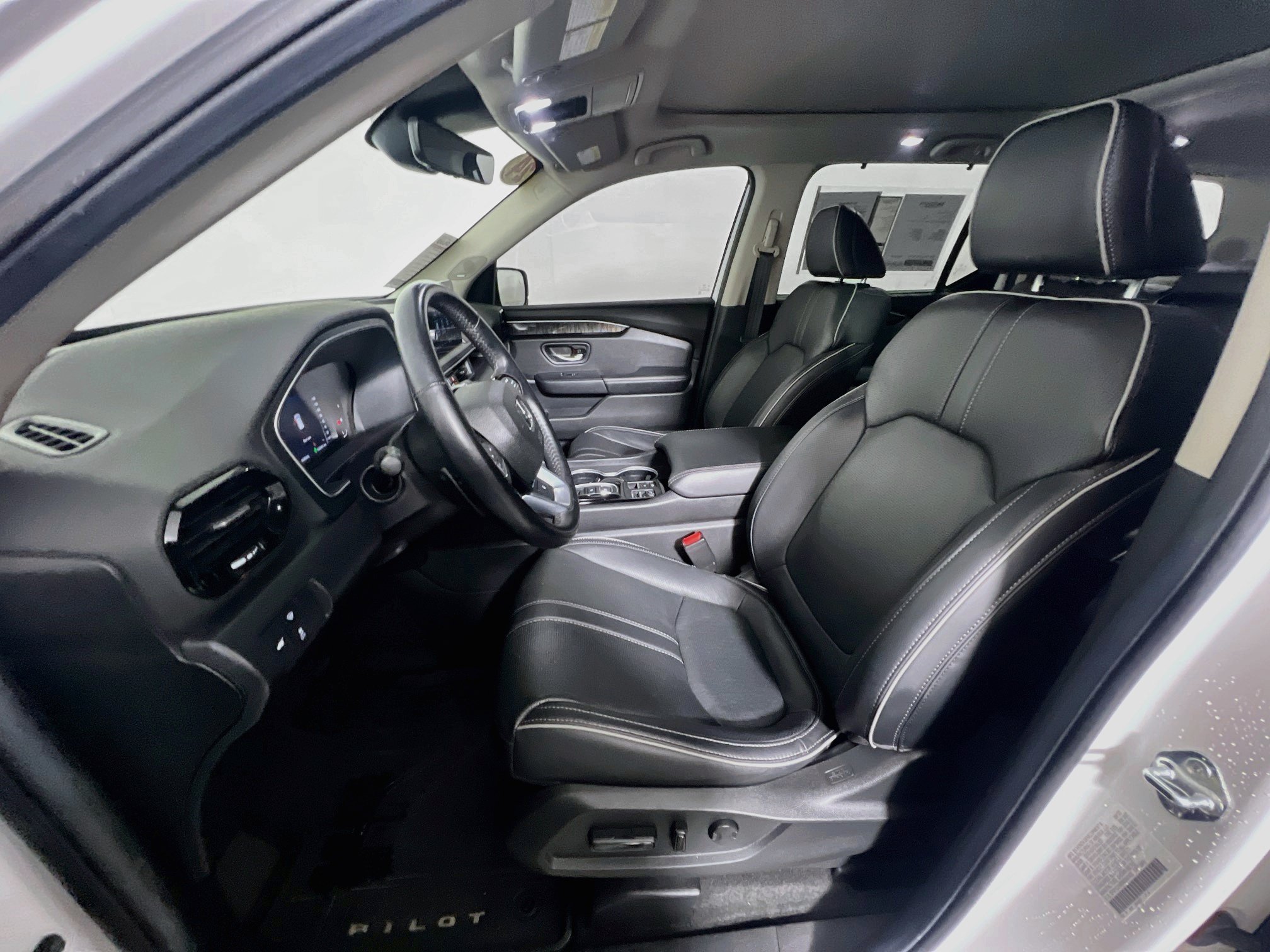 Used 2024 Honda Pilot Elite image 14
