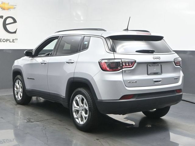 Used 2024 Jeep Compass Latitude AWD/4WD image 40