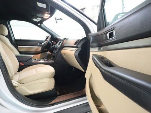 Used 2017 Ford Explorer 4WD image 10